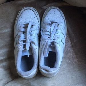 Nike Air sneakers Boy size 4 (big boy)